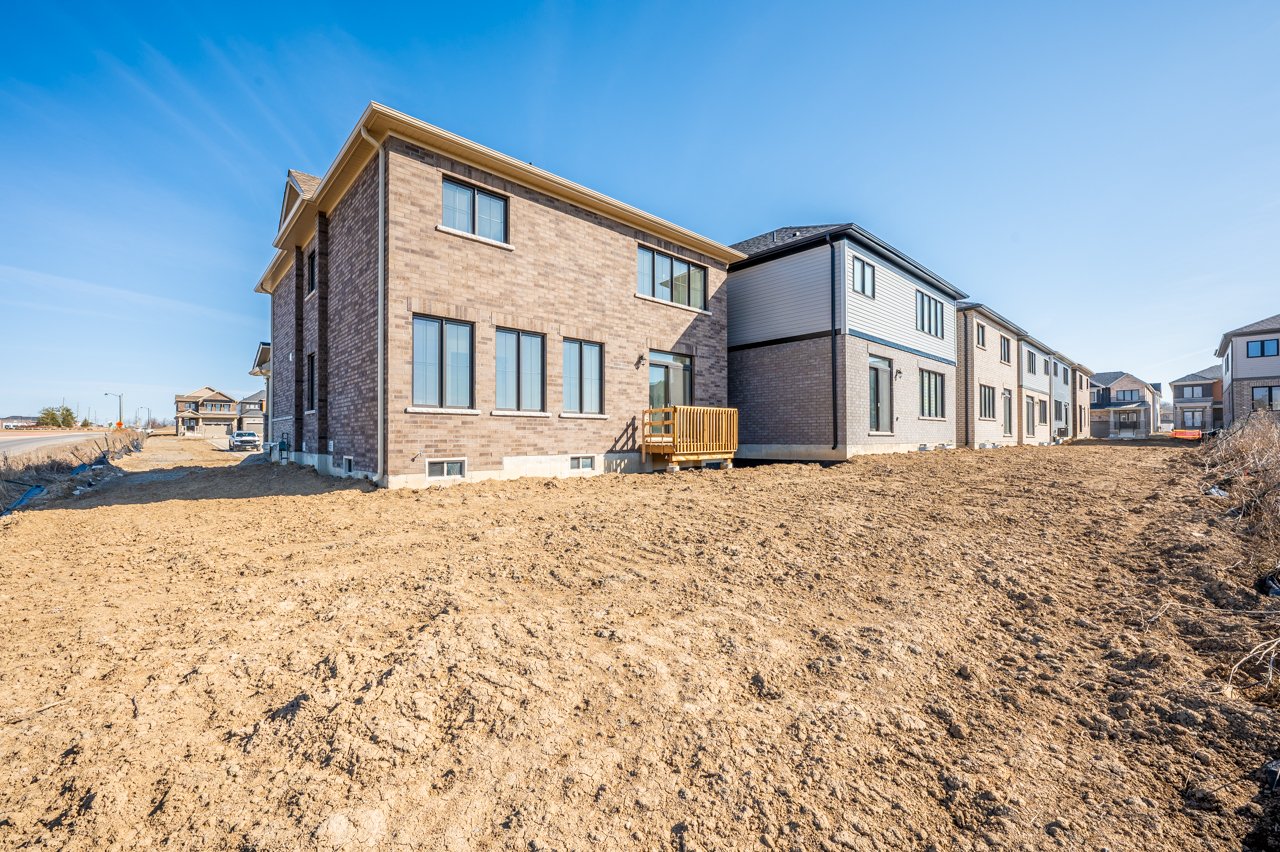 24 Basswood Crescent