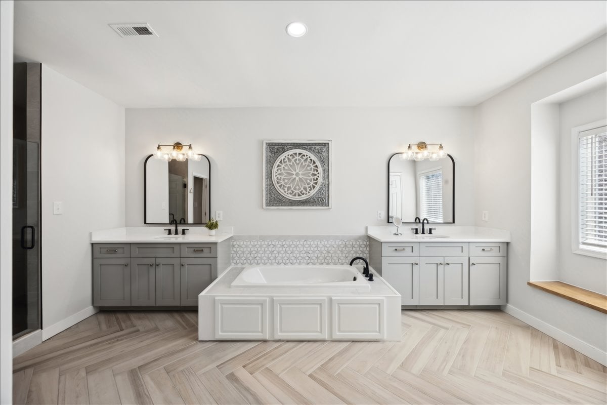 4513 Lake Summer Mews