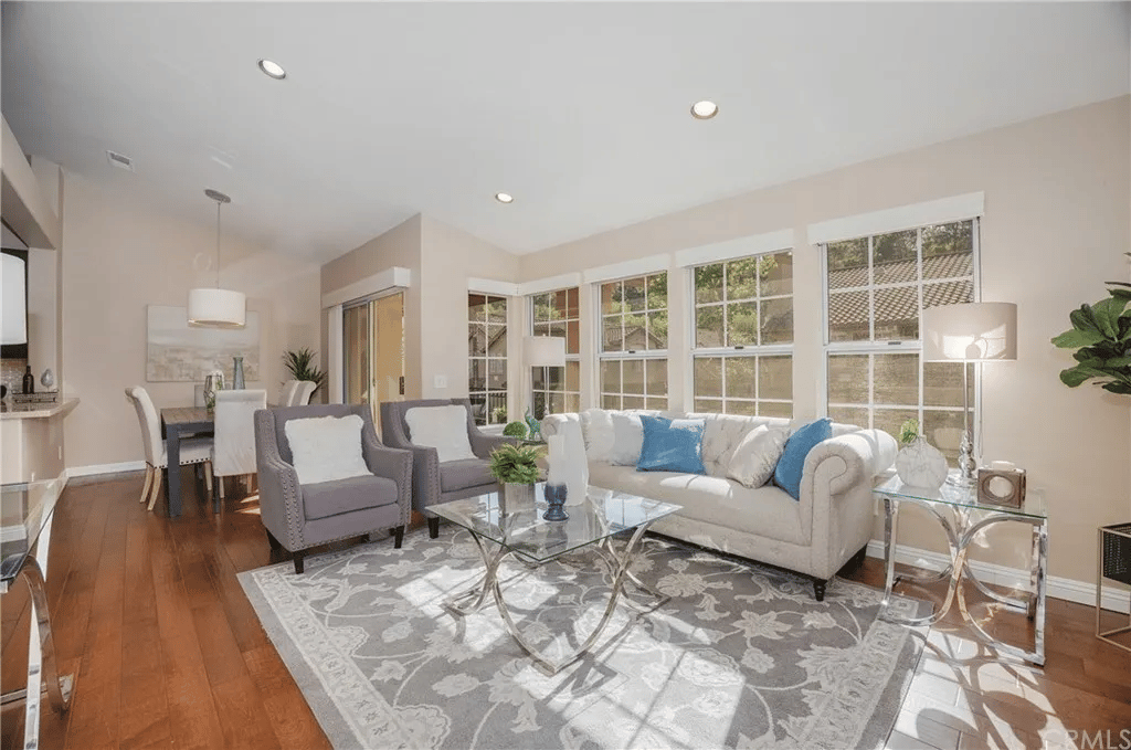 15 Promontory Park