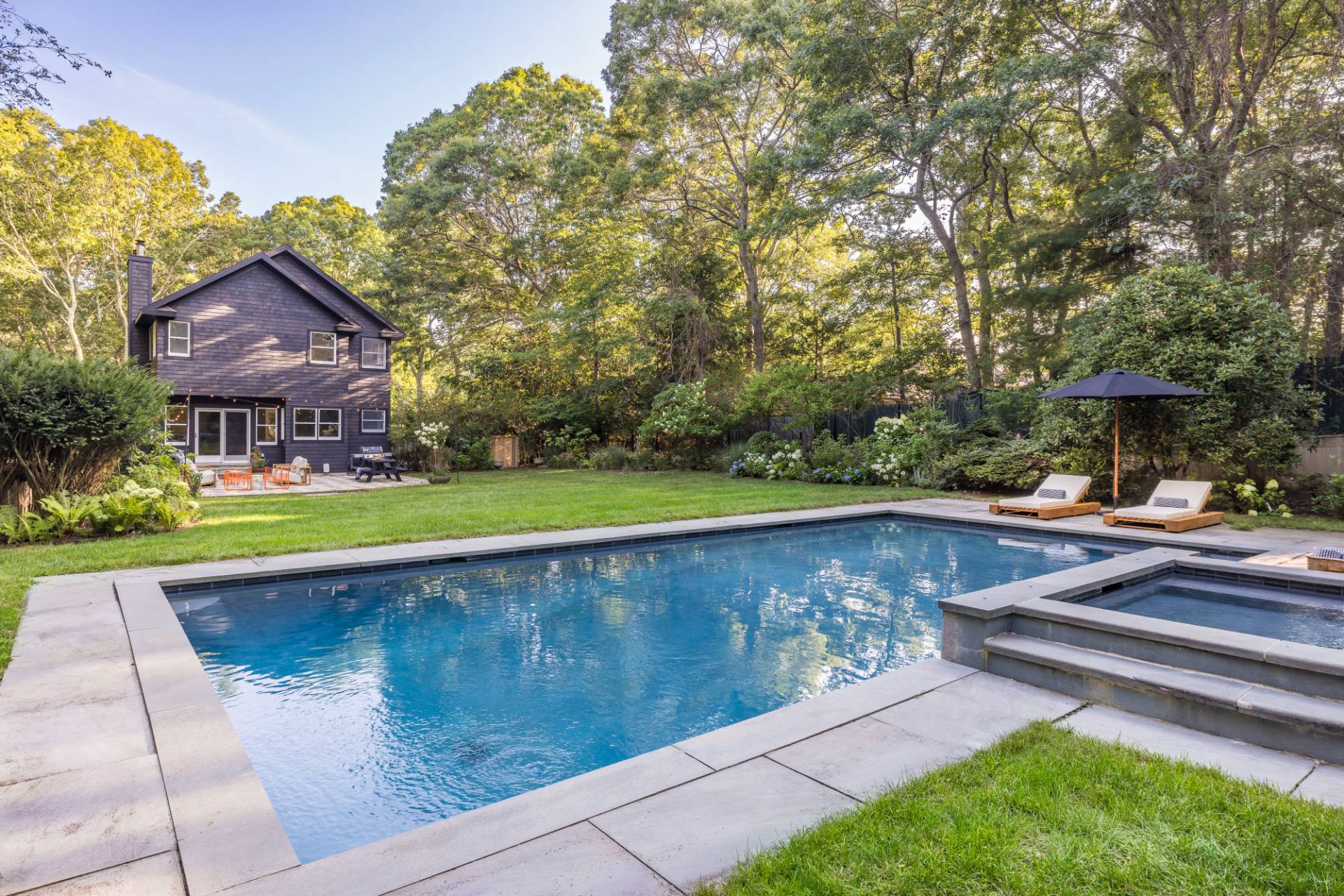 7 Wooded Oak Lane, East Hampton