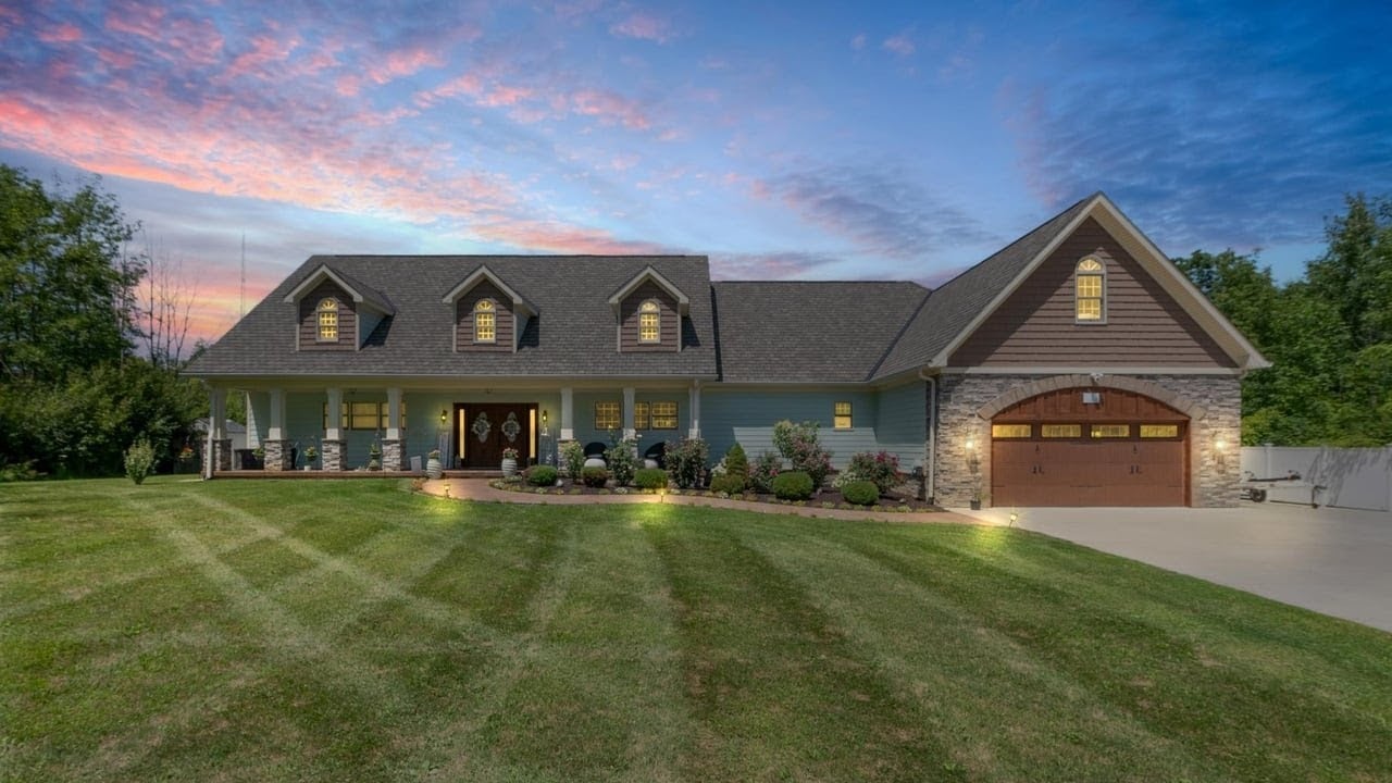 2168 Wiggins Rd, Fenton, MI