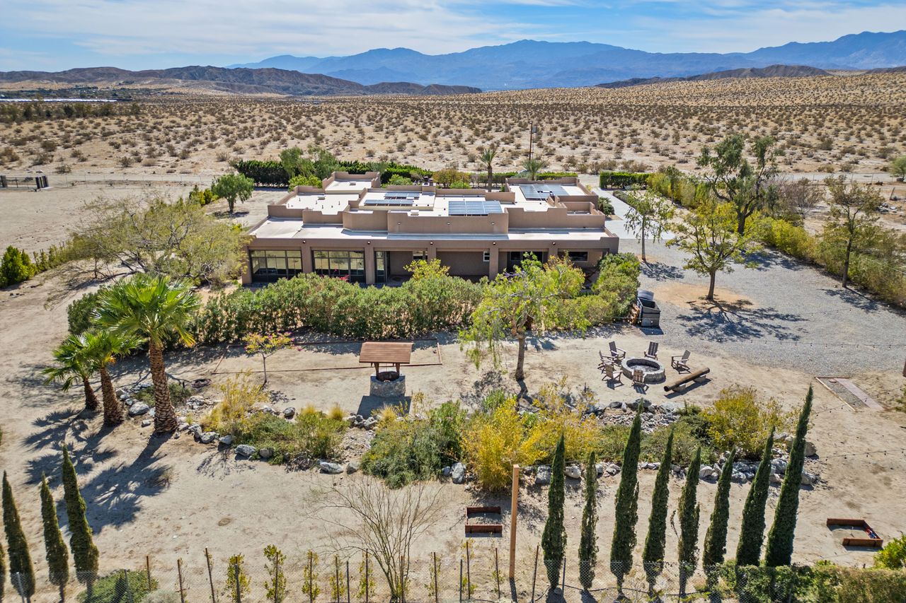Desert Mountain View Escape