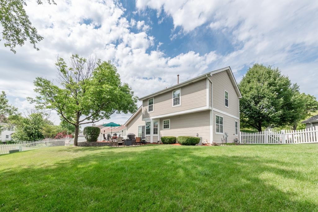 9 Horseshoe Ct