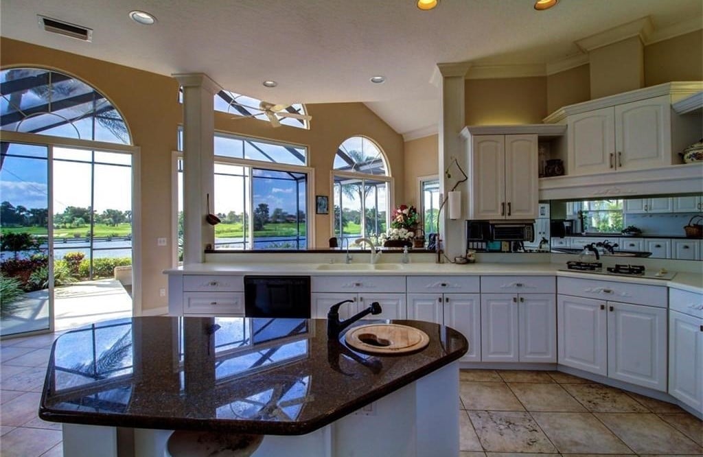 1885 Paseo Del Lago Ln