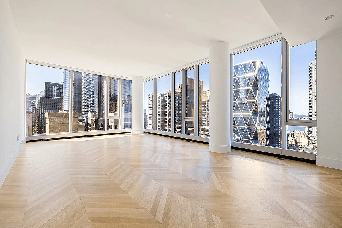 217 W 57th 35F
