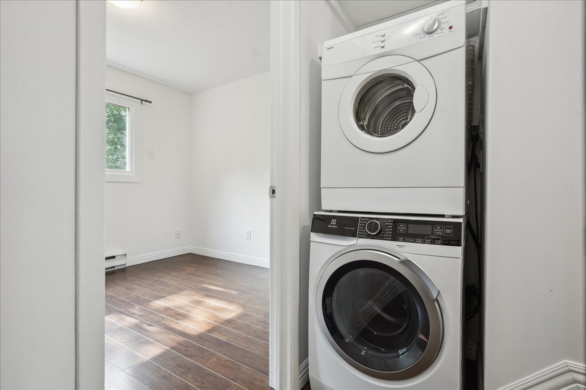 Queen Street East Family Townhome