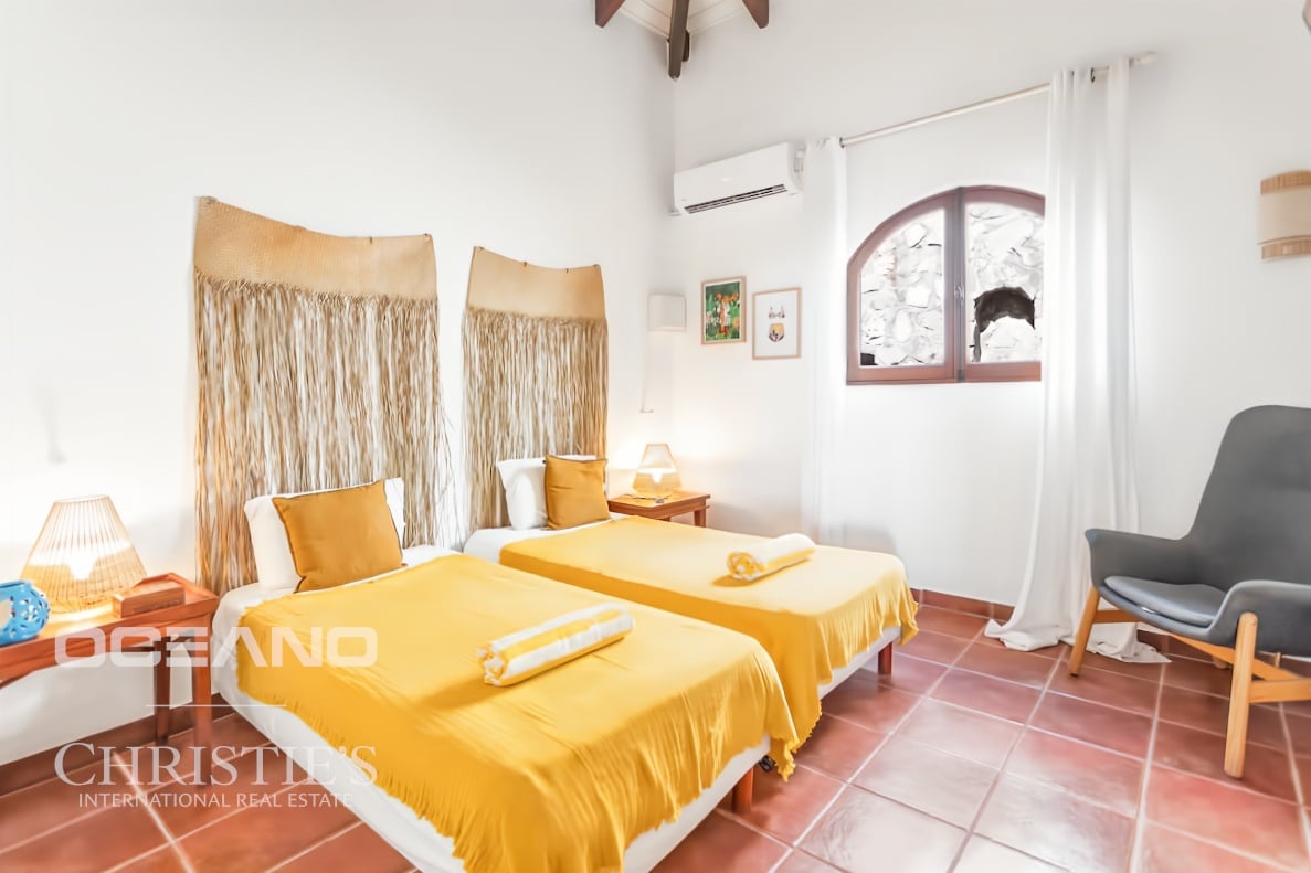 EXCLUSIVE 3 Bedrooms + Private Swimming Pool in Orient Bay –  View of St. Barth