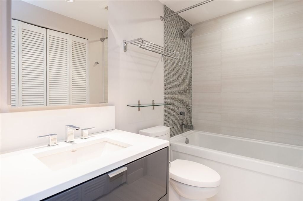 1777 W 7th Ave, #205