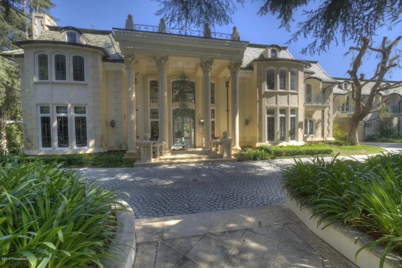 4158 Commonwealth Ave