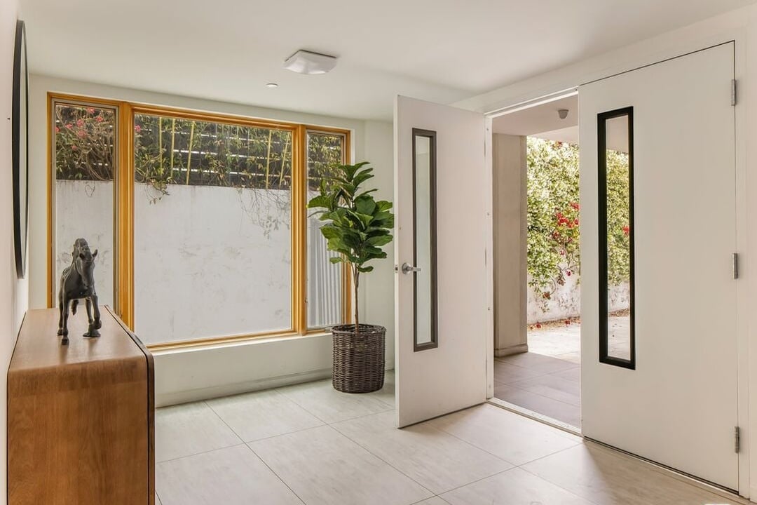 Aurelian Pavilion, W Sunset Blvd, 90049