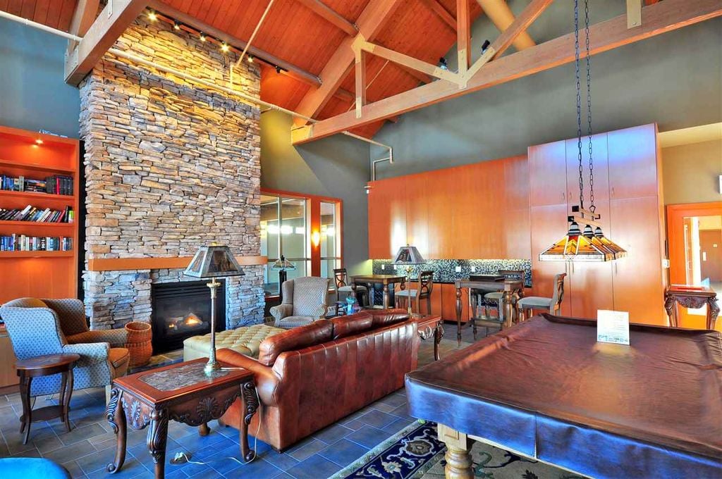 28 Whitecap Ct