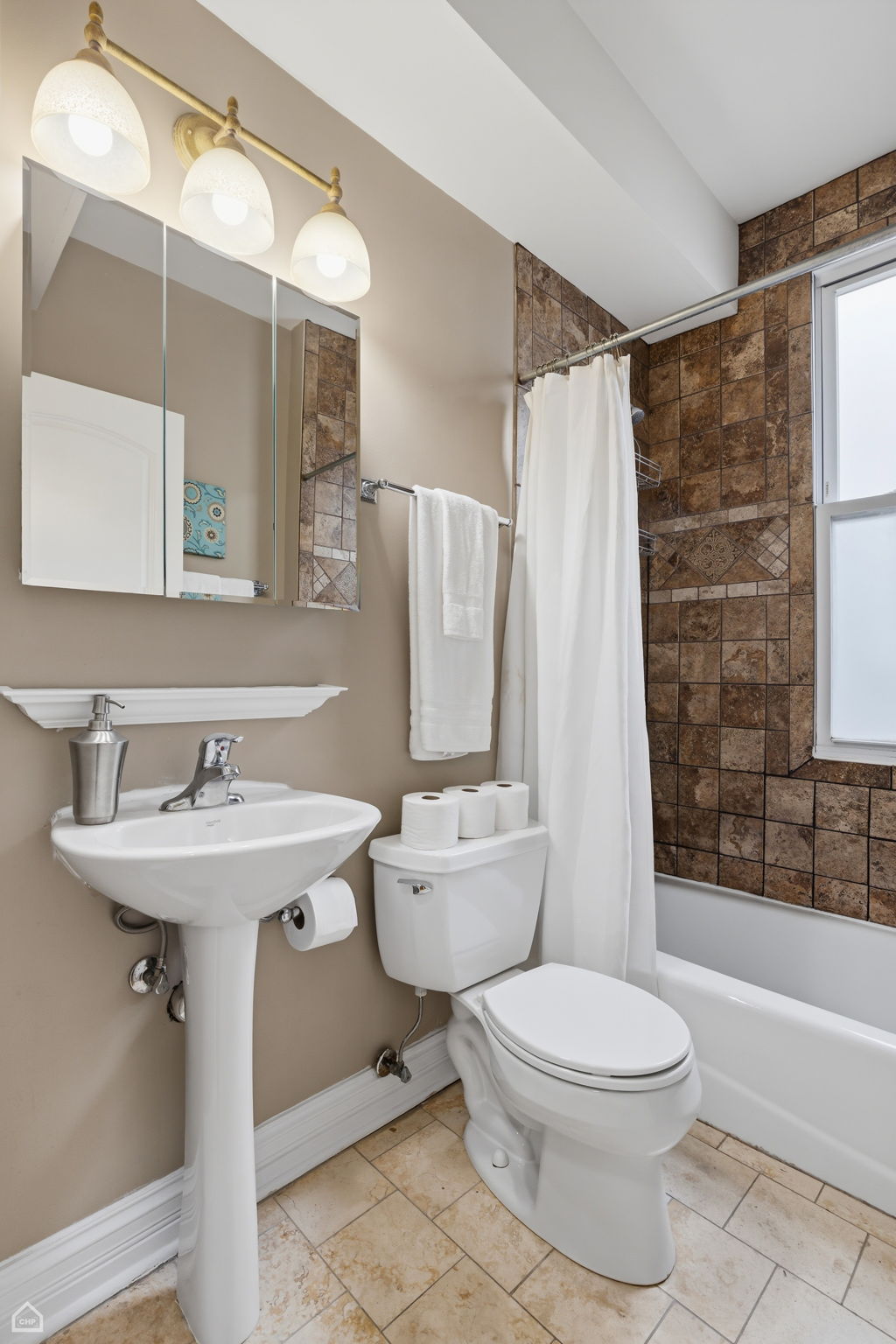 Roscoe Village 3 Bedroom Rowhouse 