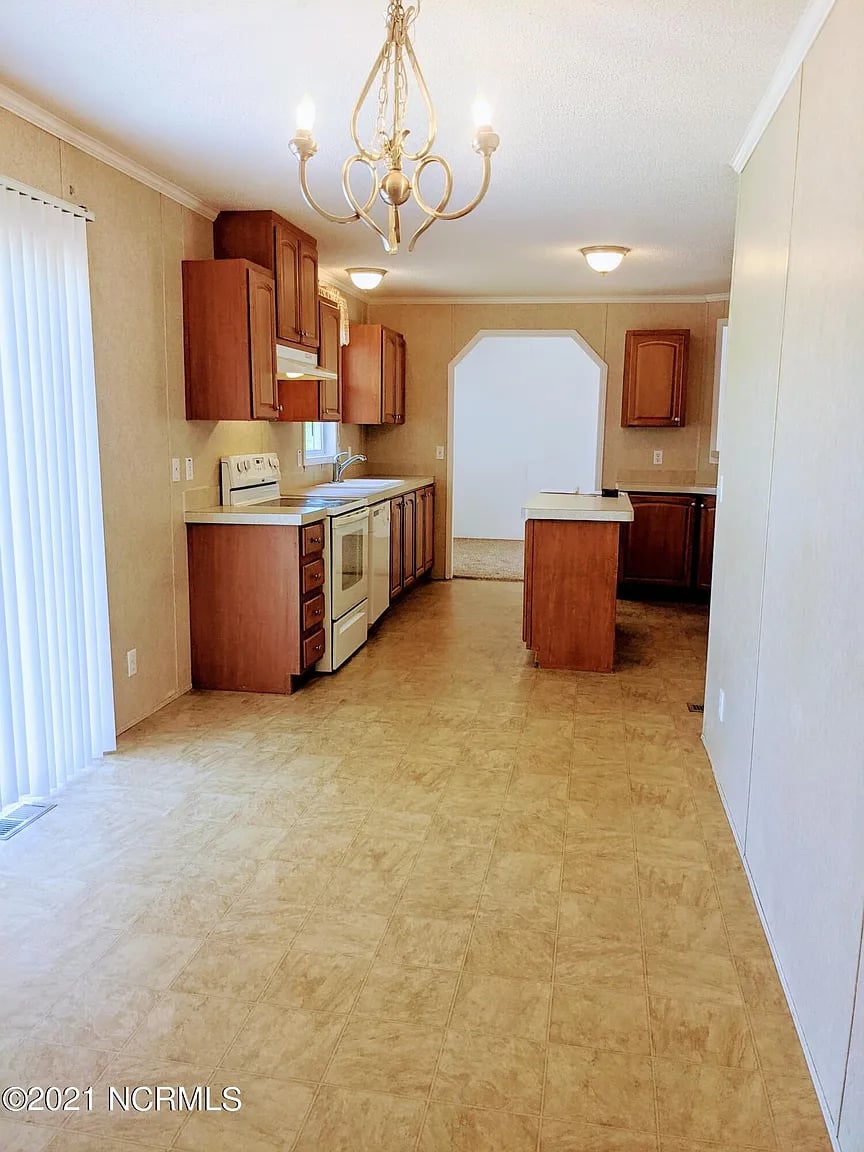 120 Sweetwater Dr