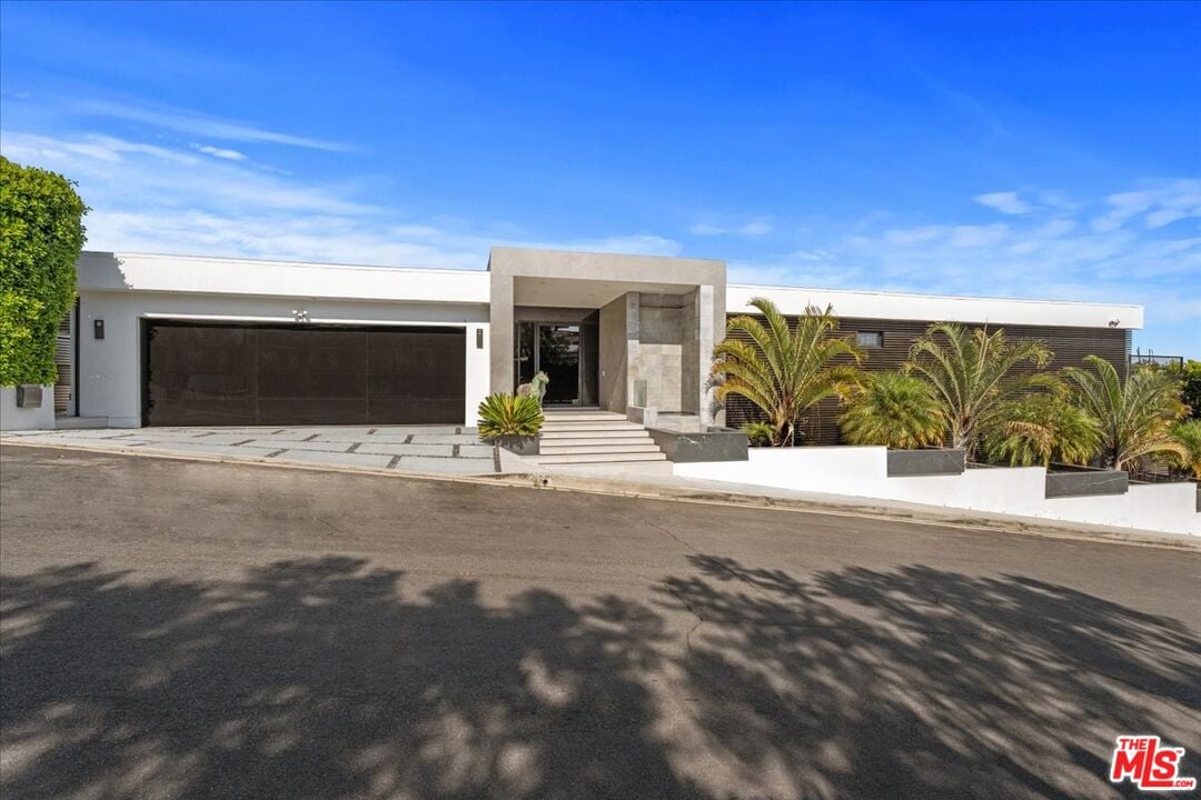 Celestia Estate, Hercules Dr, 90046