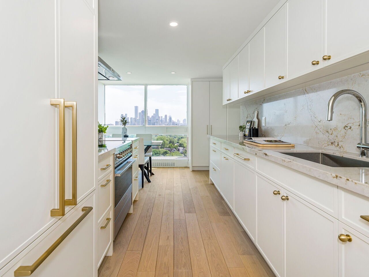 63 St Clair Ave W Unit: 1701