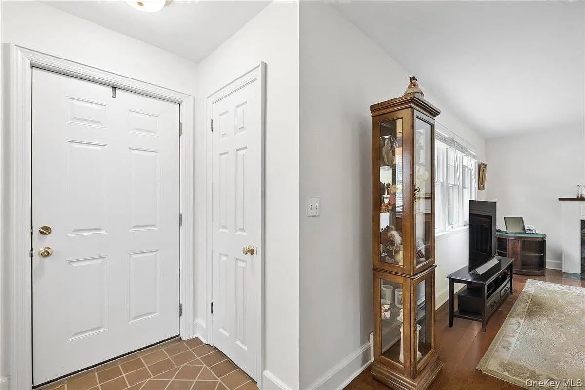 651 Secor Rd