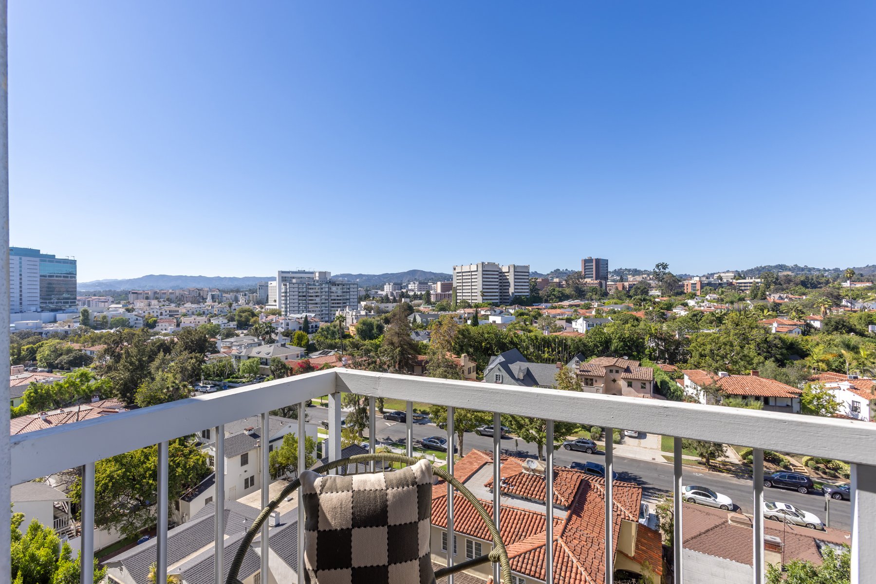 10751 Wilshire Blvd #1009, Westwood
