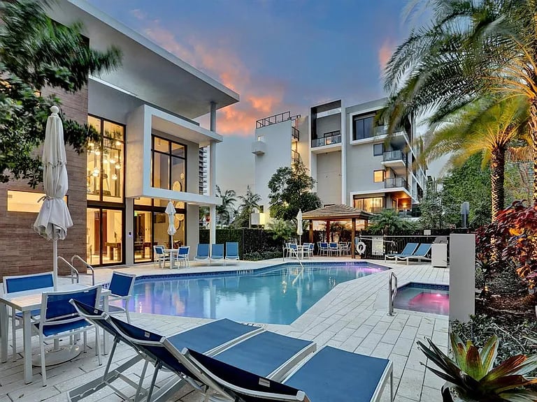 3030 N Ocean Blvd #S101