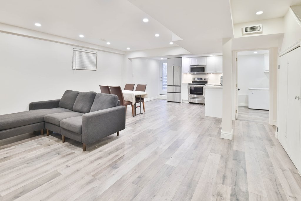 2673 Kingsberry Cres