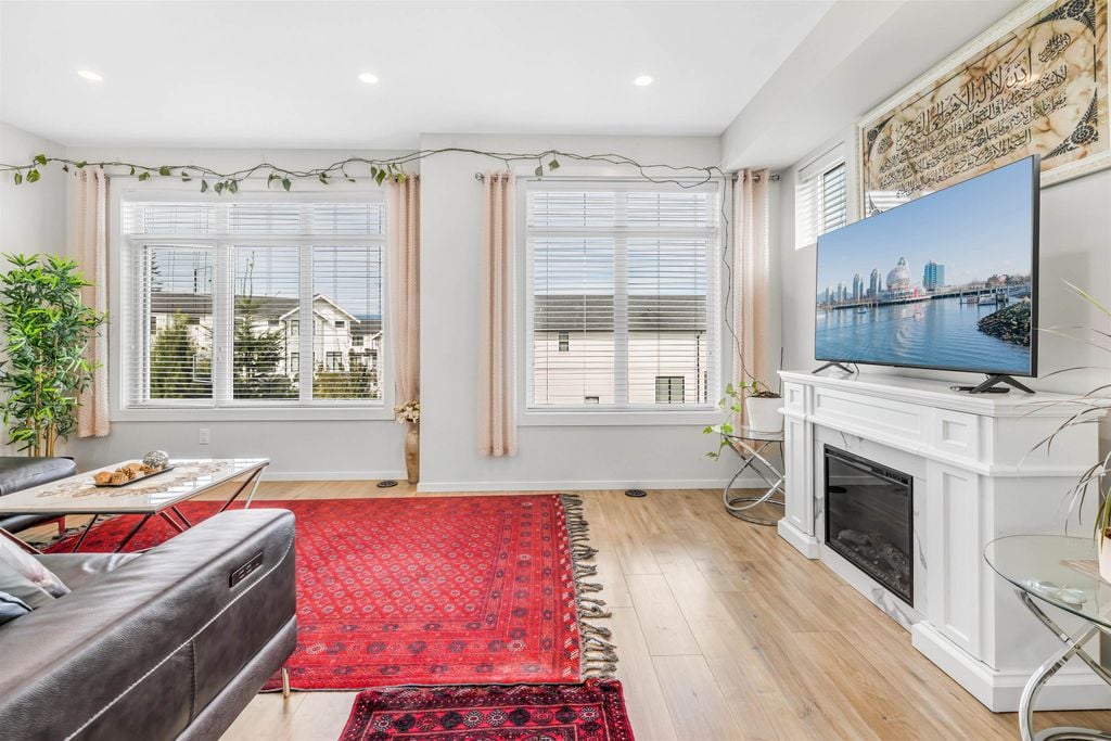 17557 100 Ave, #32