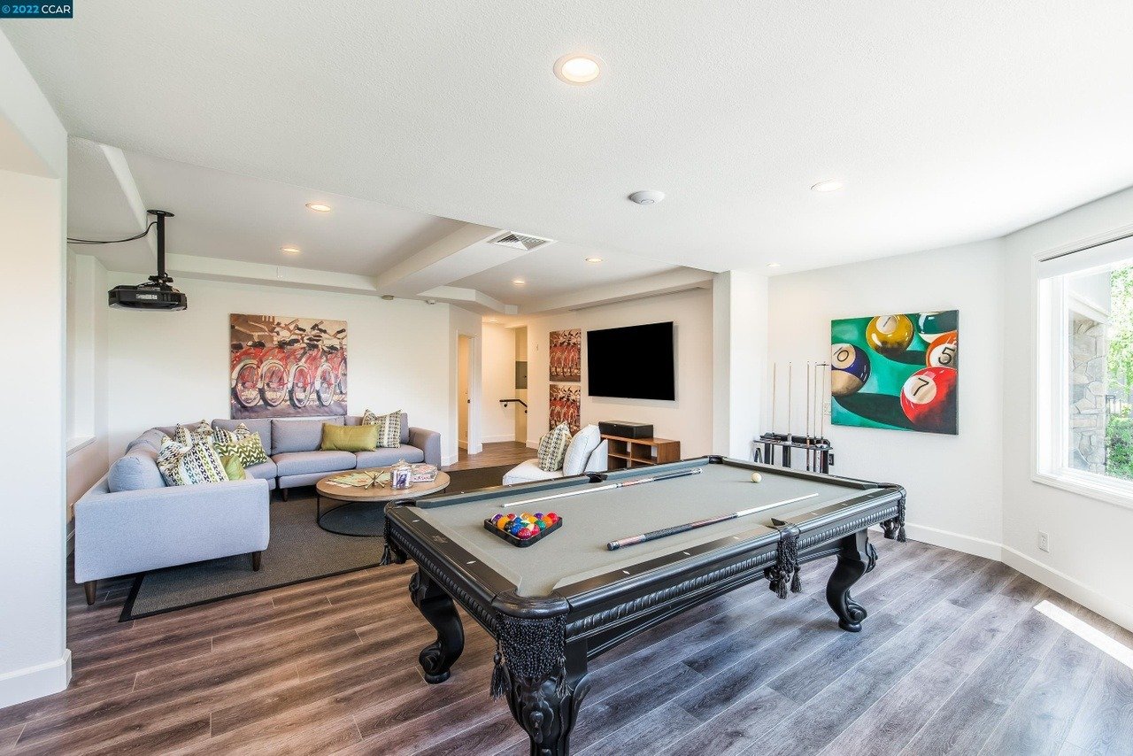 4017 Rhoda Way