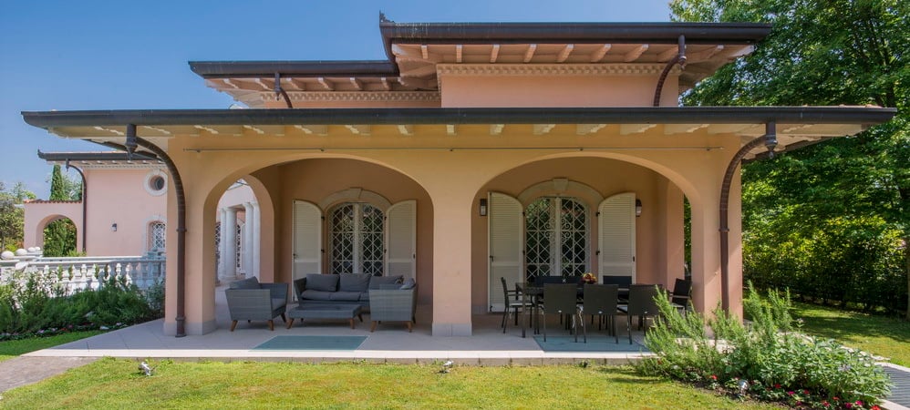New Luxury Villa with Large Pool and Gardens in Forte dei Marmi