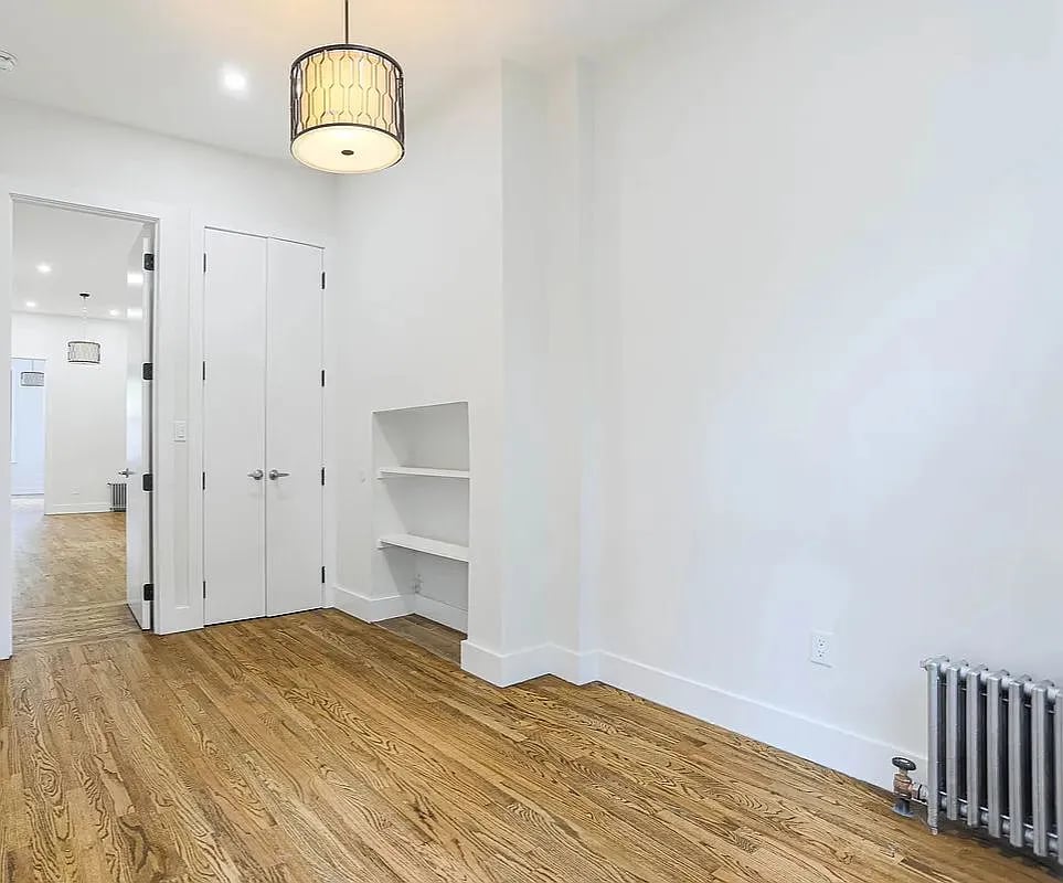 352 Melrose St 1R