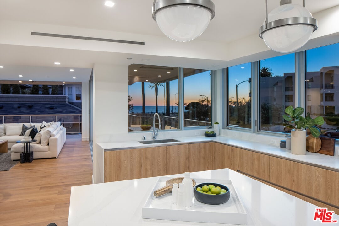 401 Ocean Ave #3