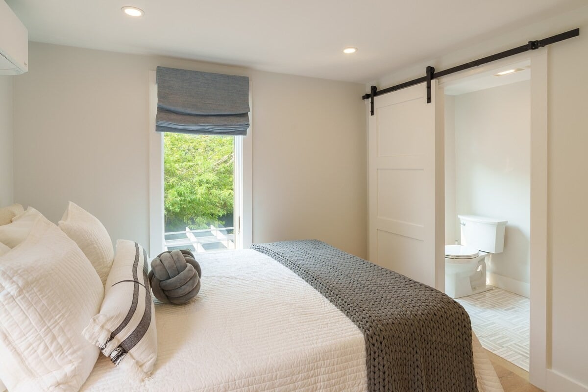 Edgartown Designer Retreat With Pool & Hot Tub