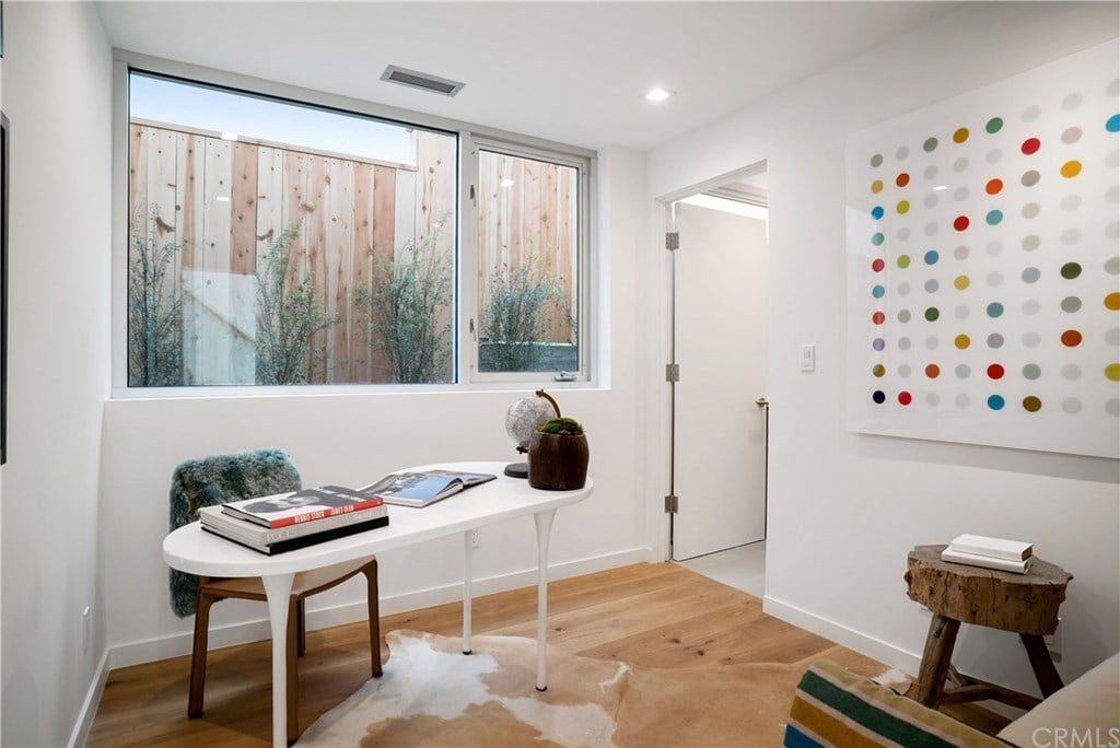 121 2nd St