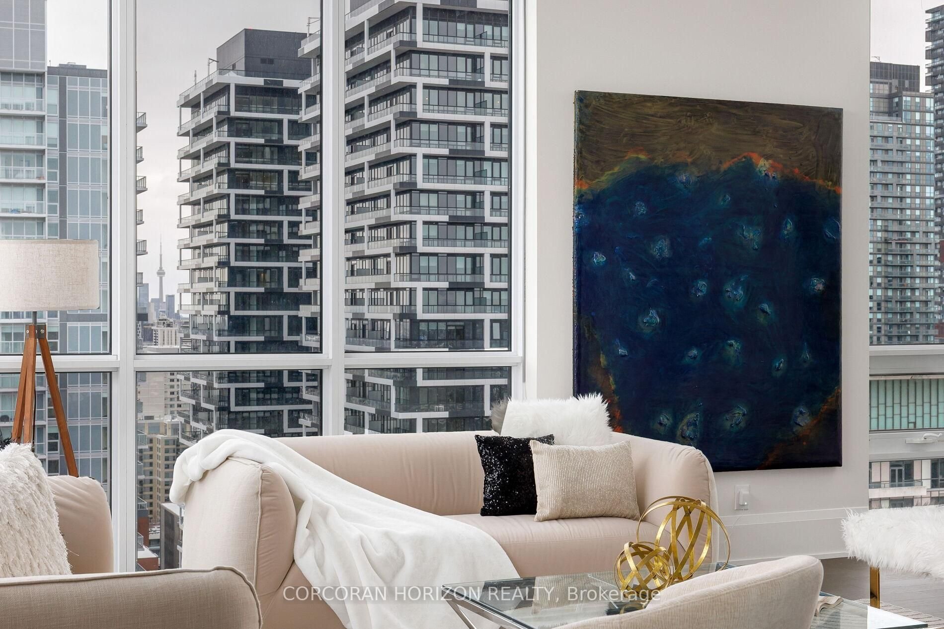 PENTHOUSE OPULENCE BY THE EGLINTON LRT