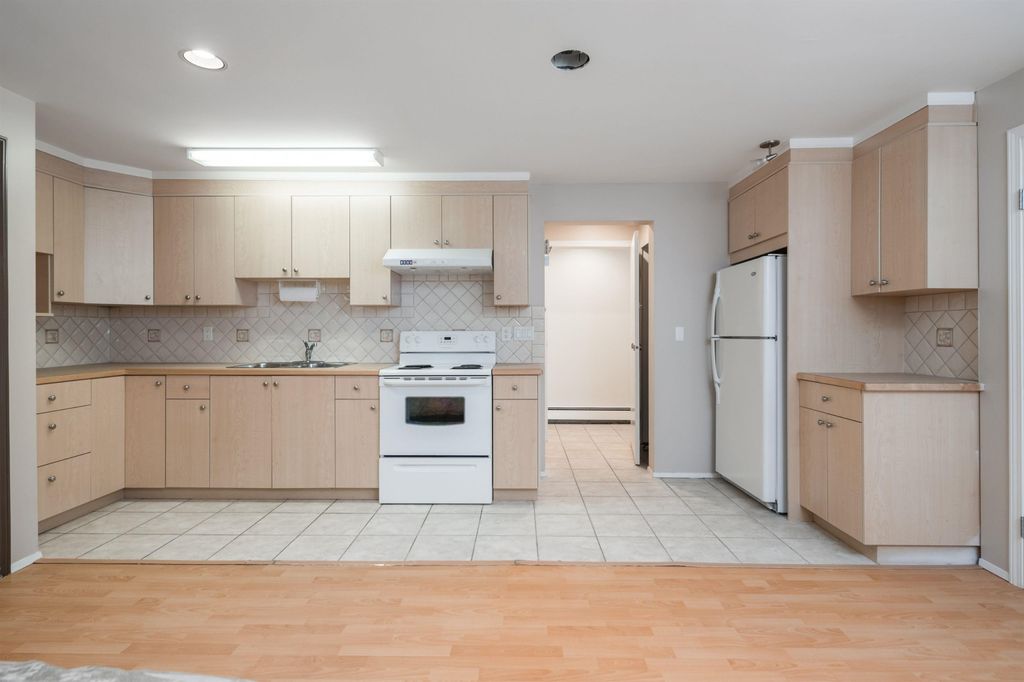 2821 W 42nd Ave
