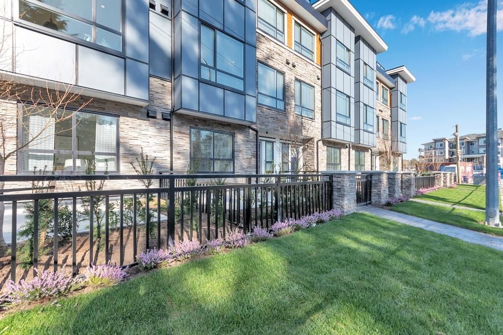 5476 Brydon Crescent, #4