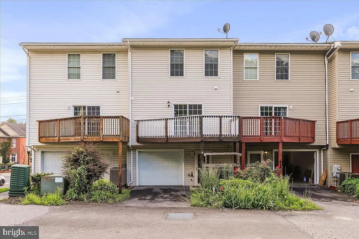 203 Decatur St