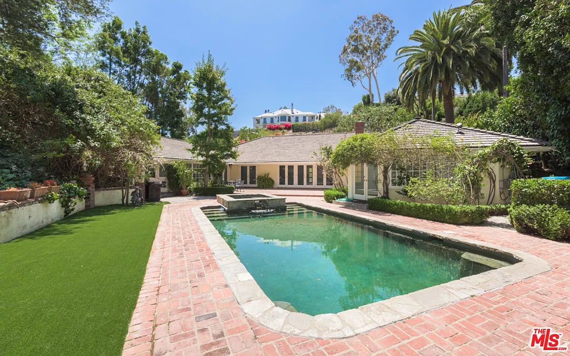 1142 San Ysidro Dr