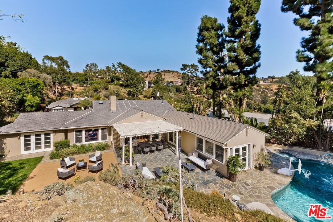 2277 Betty Ln