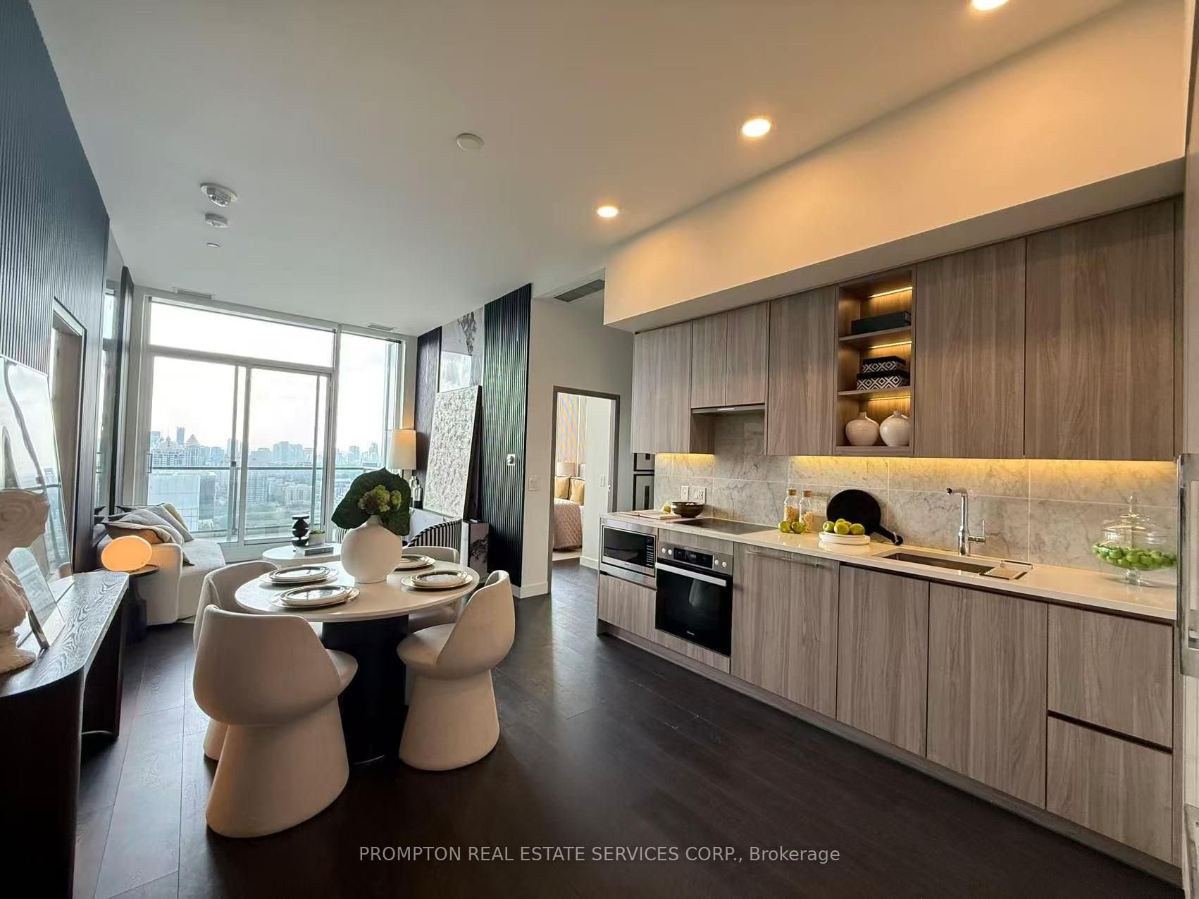 SEASONS CONDOS PENTHOUSE 