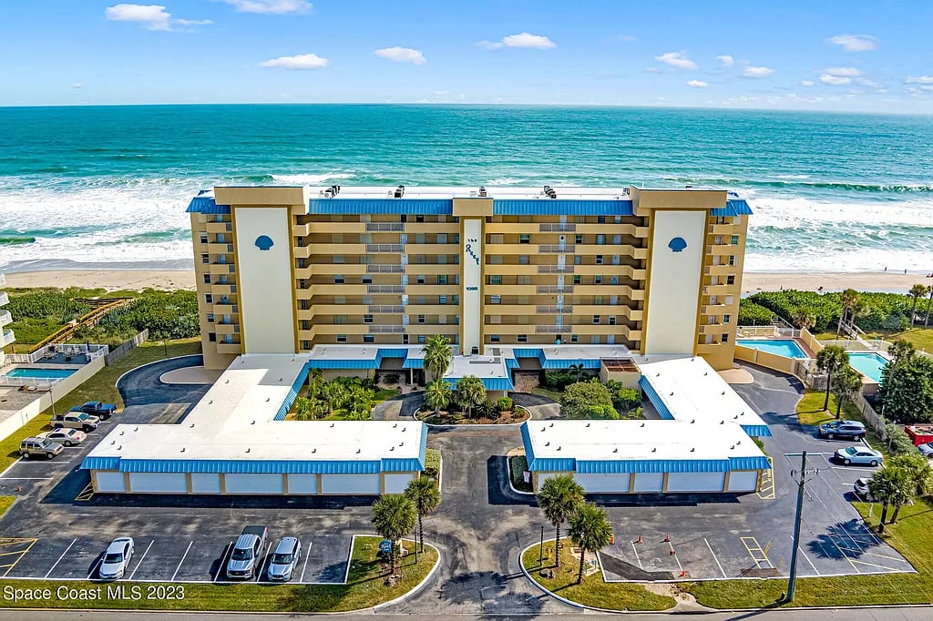 1095 N Highway A1A #205