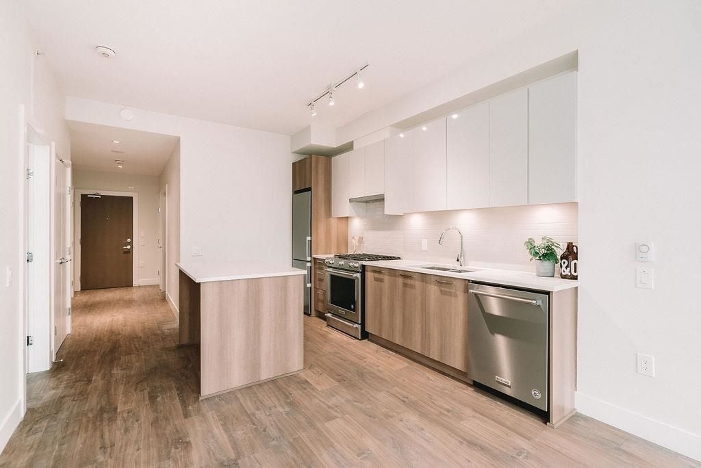 258 Nelson's Ct, #102
