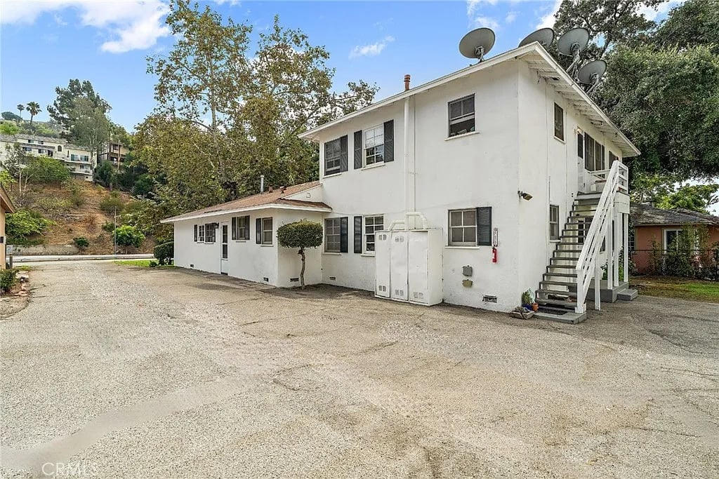 1215 N. Verdugo Rd.