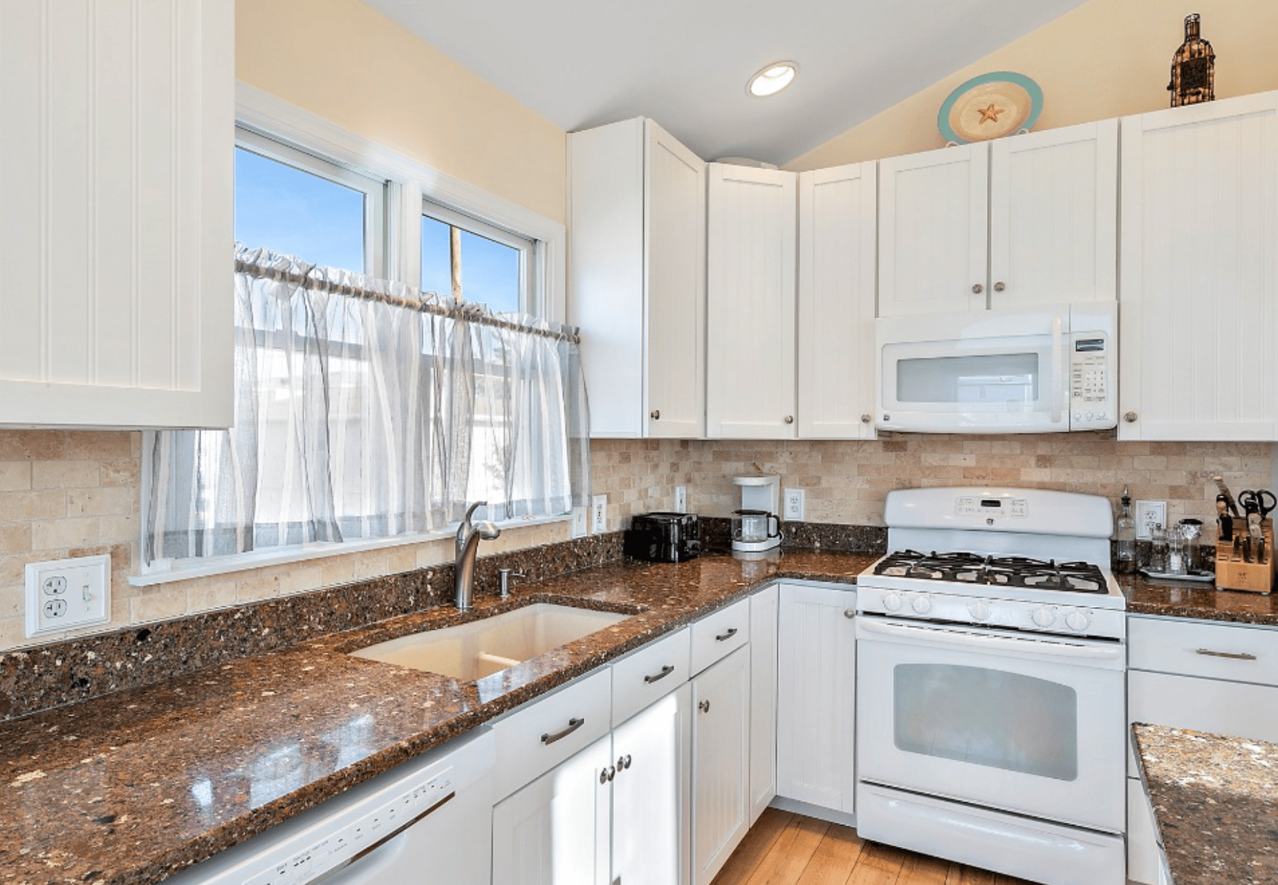 251 West 22nd Street, Ship Bottom