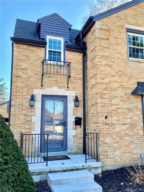 212 Collingwood Ave