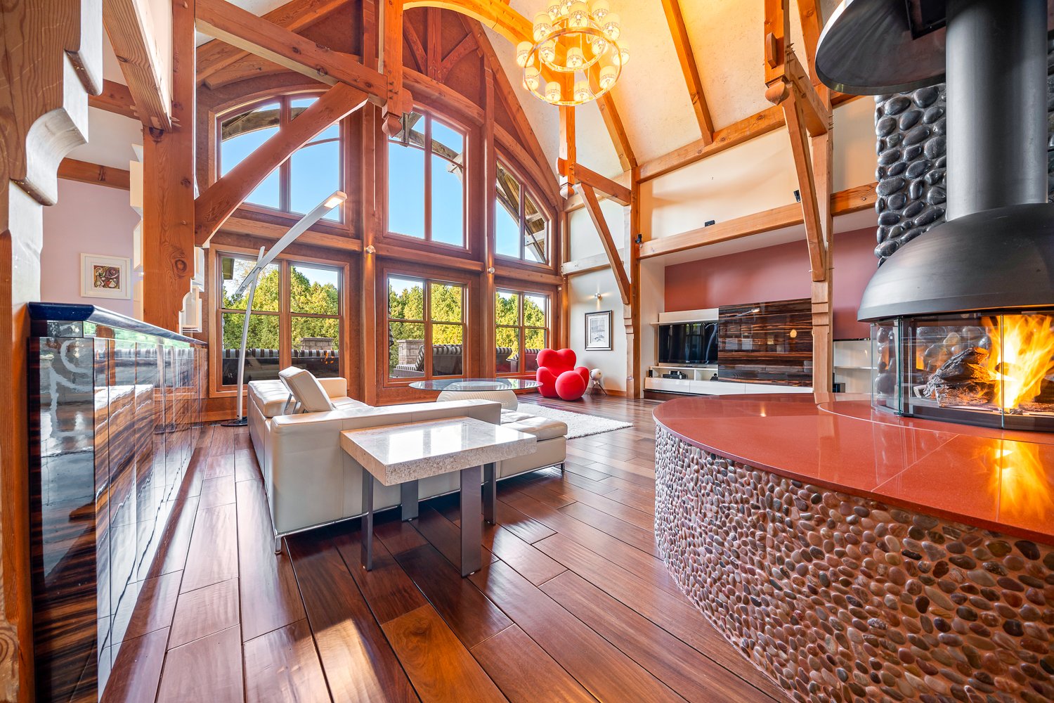  One-Of-A-Kind Residence 