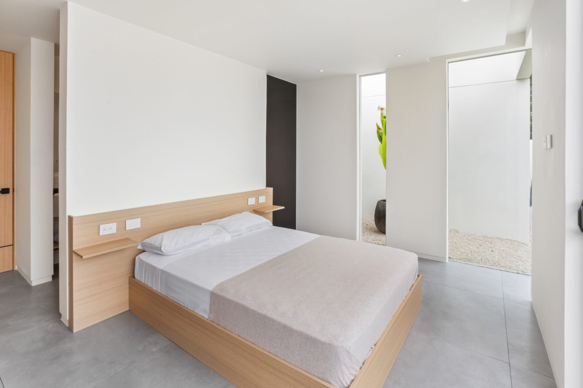 Villa Juba | Contemporary 4-Bedroom Villa with Mono Loco Beach Club Membership in Tamarindo