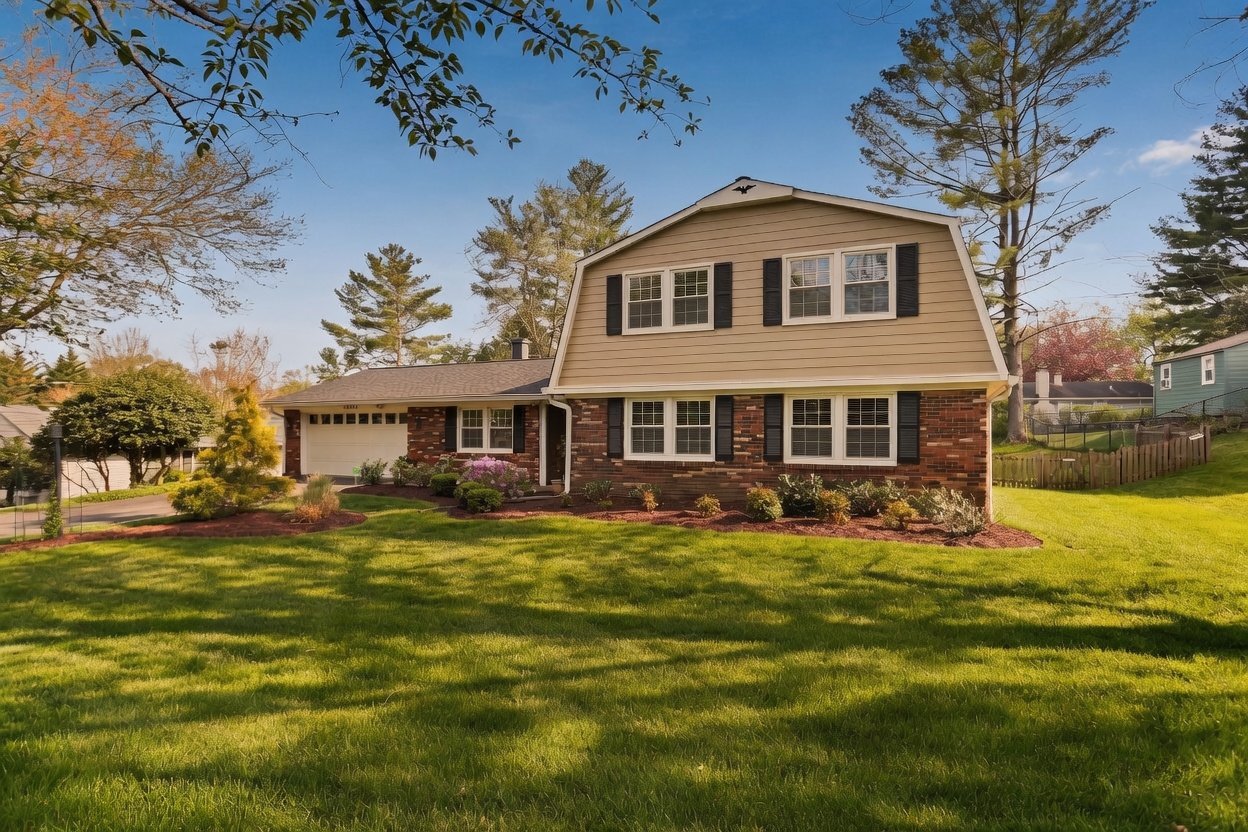 14005 Bethpage Ln