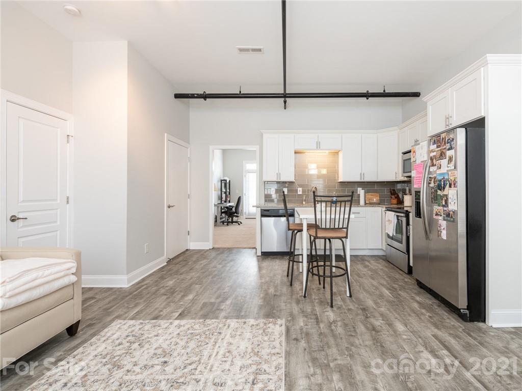 2421 Bonterra Blvd #405
