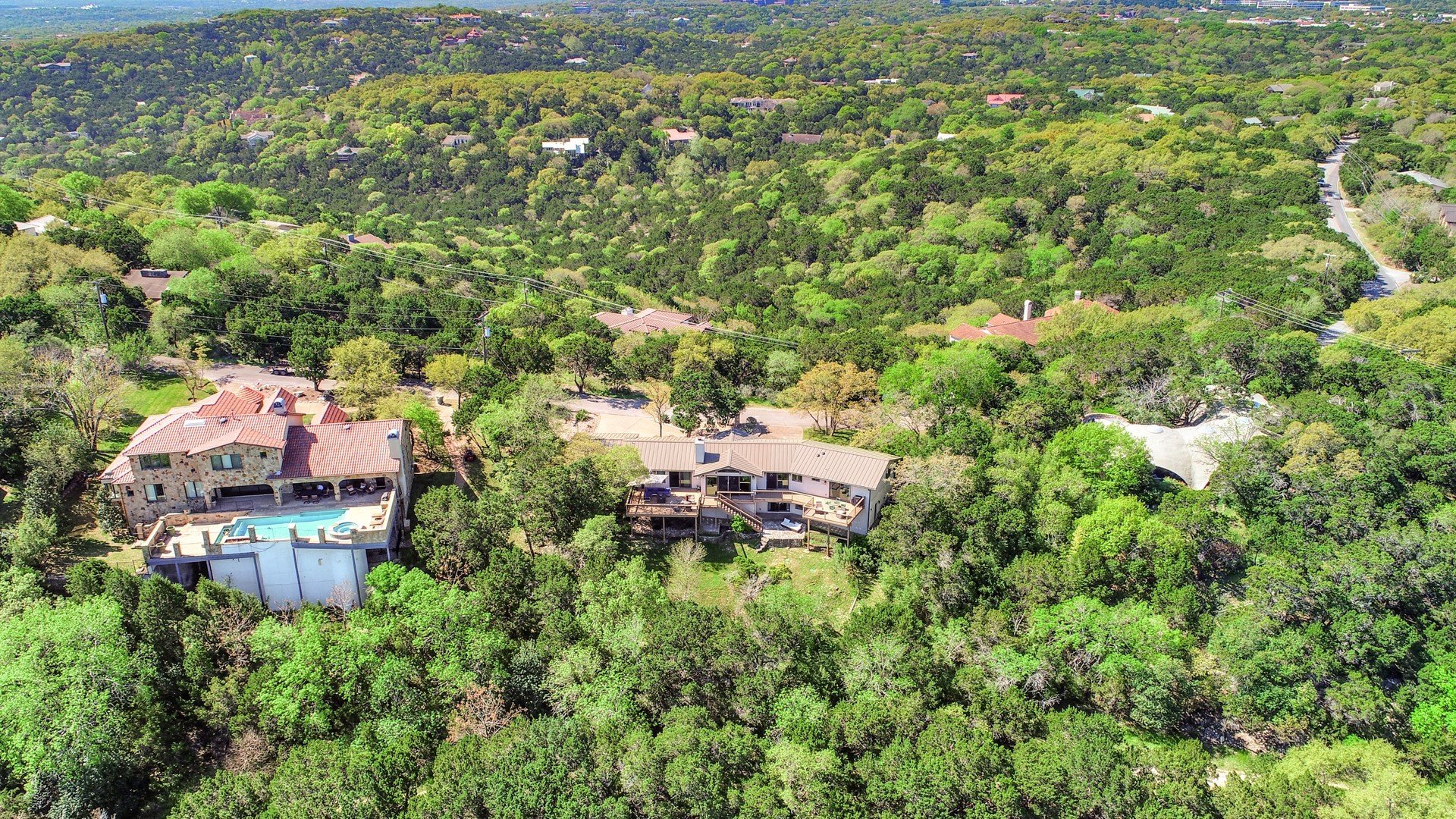 Hilltop Retreat with Panoramic Views