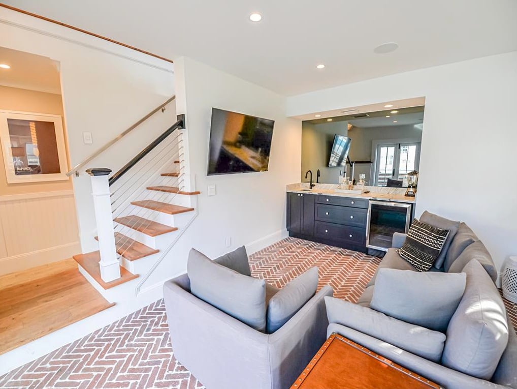 2 Pierce Ln