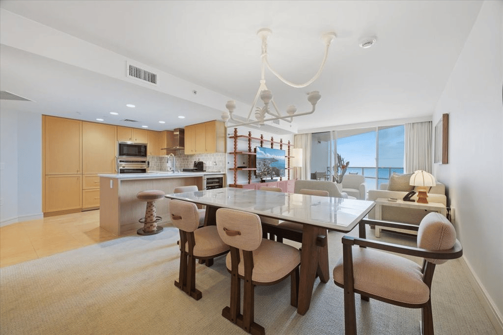 223 Saratoga Rd #2015