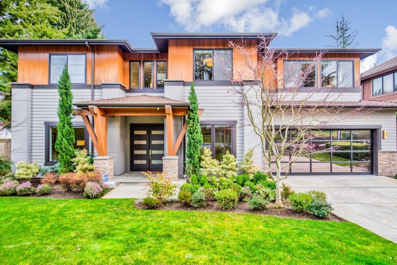 1820 98th Ave NE